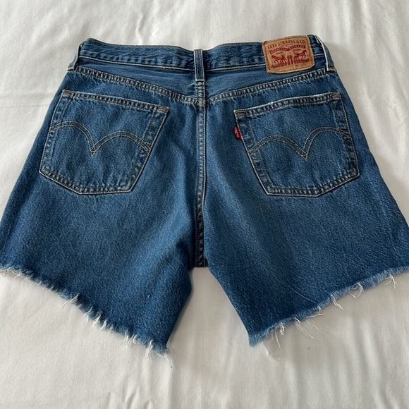 Levi’s 501 Button Fly Cut Off Denim Shorts - Picture 2 of 4